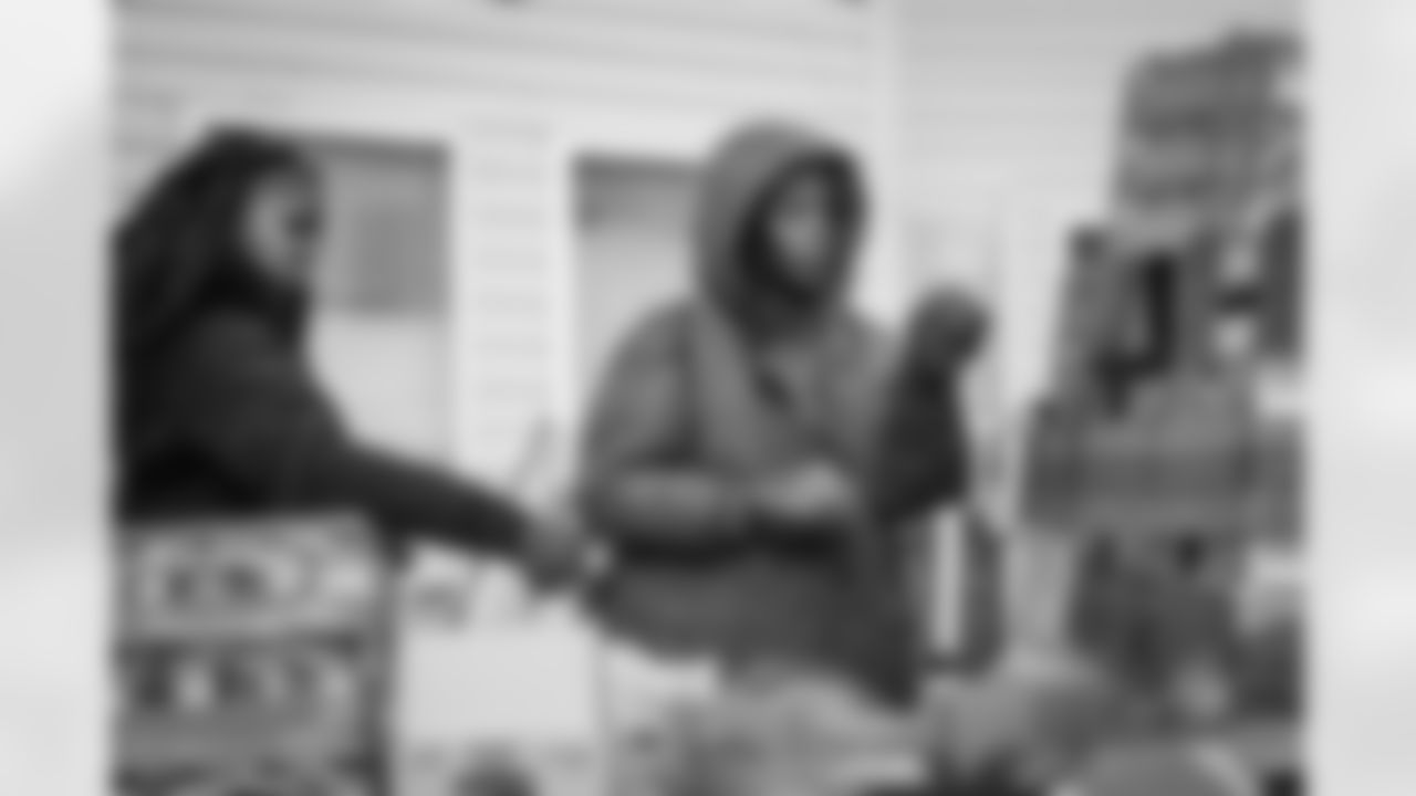 12152025 Holiday Mobile Market 145