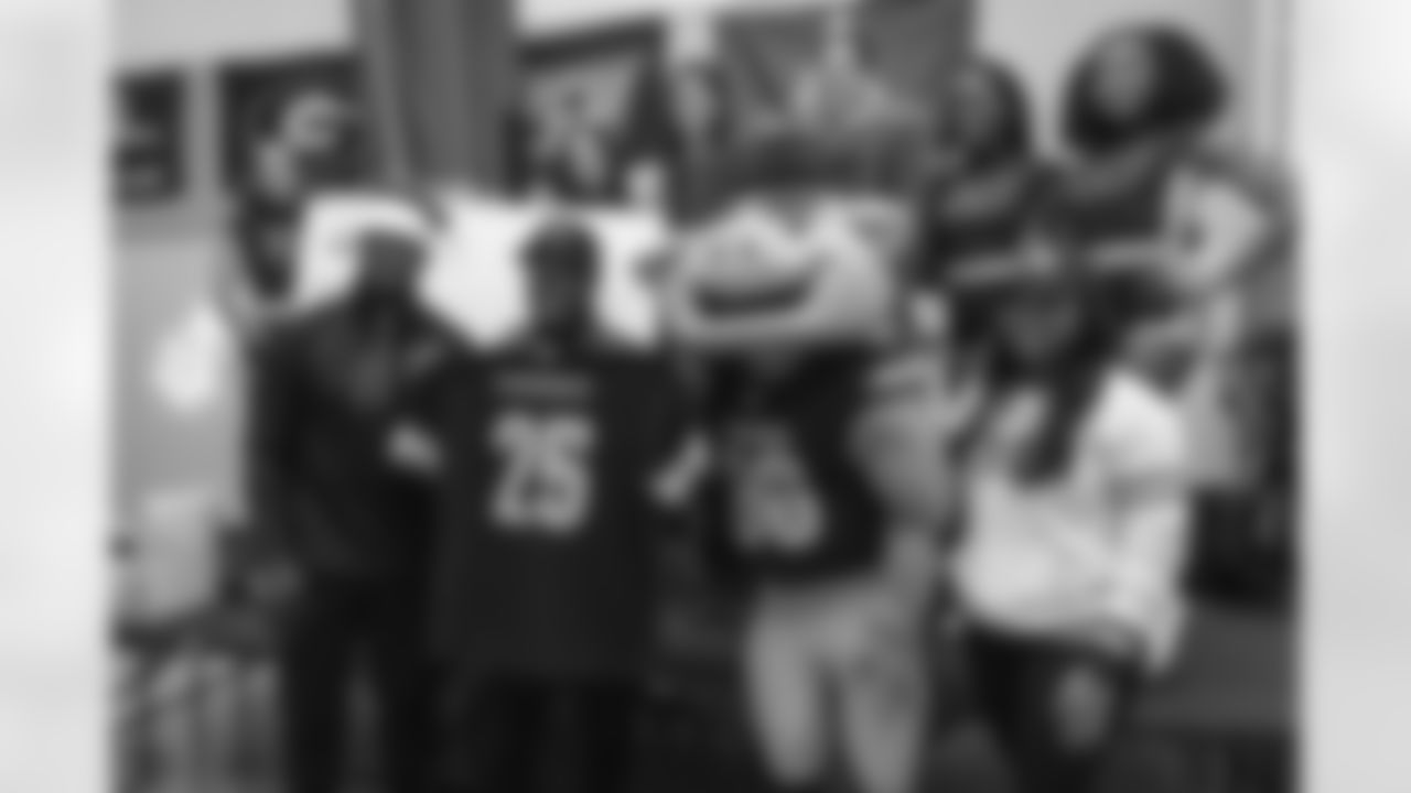 Inspire Change Changemaker Surprise at Rocketship Rise Academy in Washington, DC on December 10, 2025. (Annette Lee/Washington Commanders)