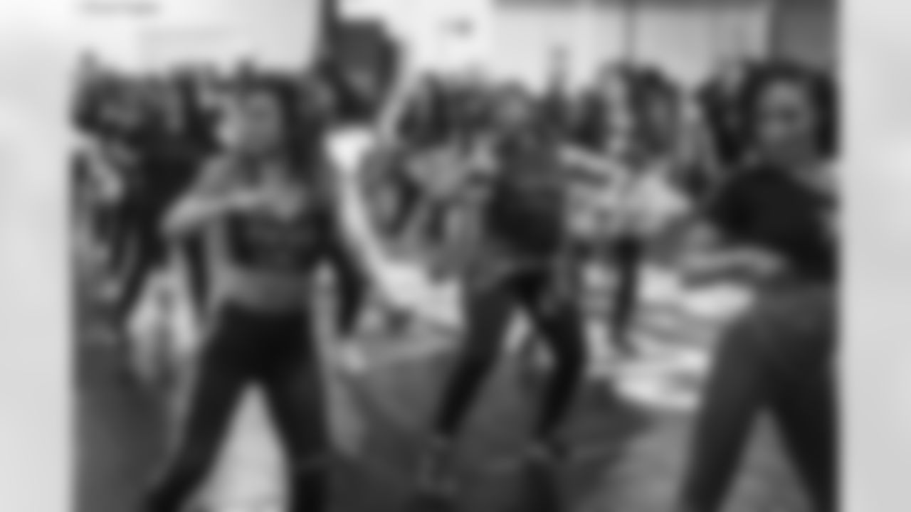 Alumni Cheer Dance Class at Northwest Stadium in Summerfield, Maryland on April 23, 2025. (Annette Lee/Washington Commanders)