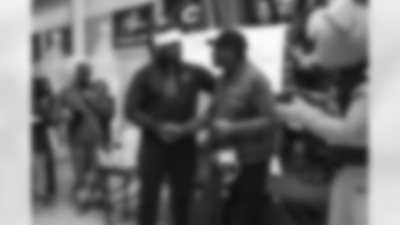 Inspire Change Changemaker Surprise at Rocketship Rise Academy in Washington, DC on December 10, 2025. (Annette Lee/Washington Commanders)