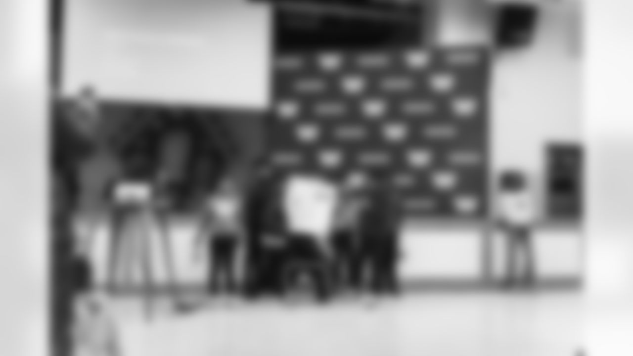 WASHINGTON, DC – DEC 09: Images of Johnson Johnson at his school visit at Malcolm X Elementary in Washington, DC on DECEMBER 09, 2025 (Photo by Taylor Sims for Washington Commanders)