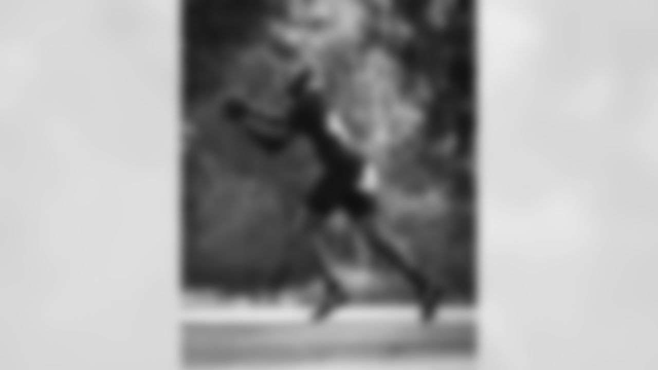 7-25 Gallery9871