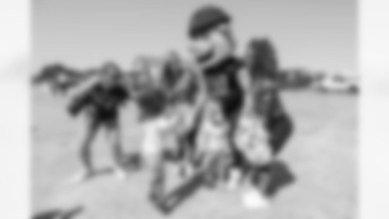 Joint Base Andrews airshow Salute activation (Alyssa Howell/ Washington Commanders)