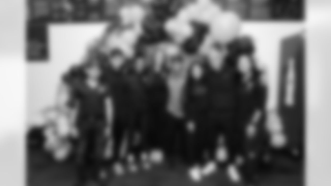 championship-girlsflag-commanders-0103
