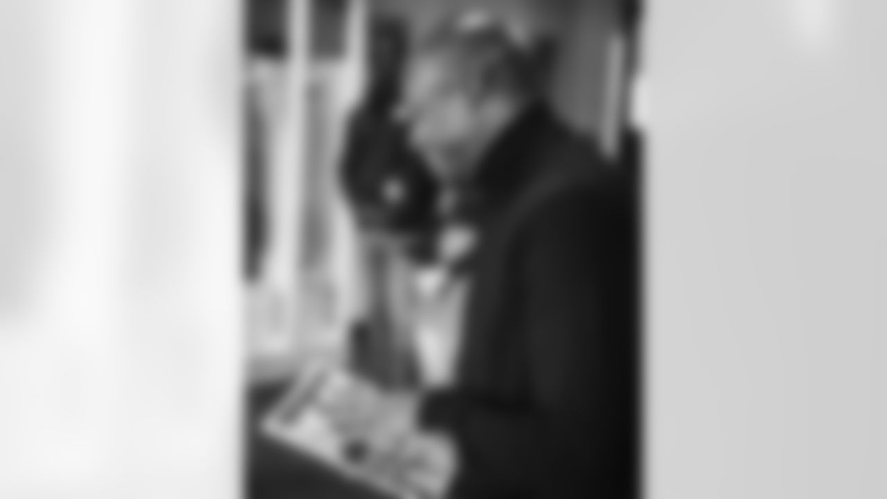 10242024 Darrell Green Suites Reveal KC67878