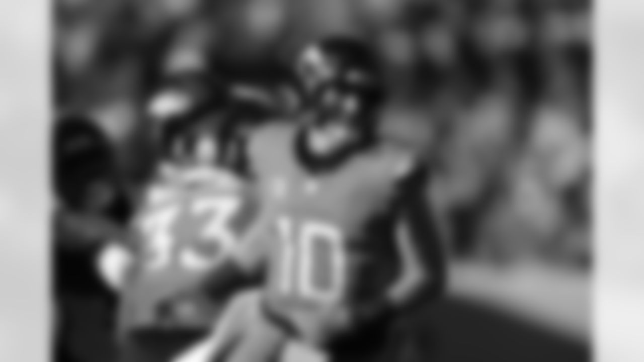 Denver Broncos quarterback Bo Nix (10) in the first half of an NFL football game Sunday, Nov. 17, 2024, in Denver. (AP Photo/David Zalubowski)