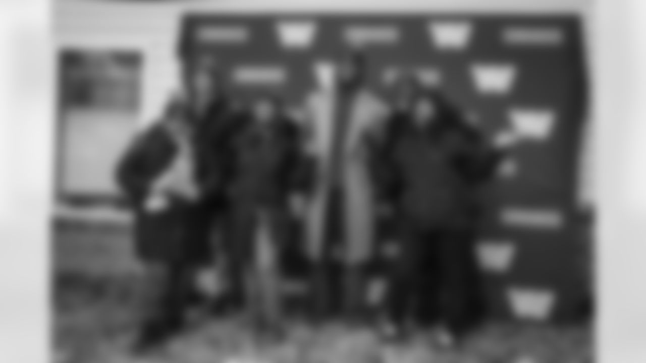 12152025 Holiday Mobile Market 153