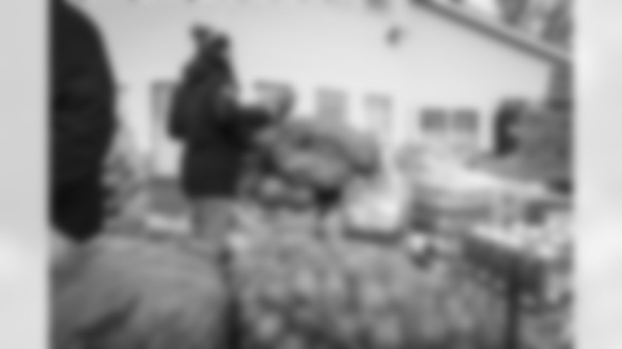 12152025 Holiday Mobile Market 138