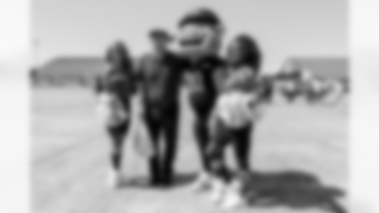 Joint Base Andrews airshow Salute activation (Alyssa Howell/ Washington Commanders)