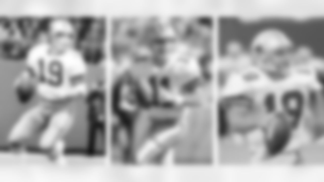 13) Which Cowboys quarterback made their first-career NFL start against the Jets?
All of the above! In 1975, Clint Longley made his first start with the Cowboys against the Jets, subbing in for Roger Staubach late in the season. Danny White got the same chance in 1978 as the Cowboys had already wrapped up a playoff spot. And in 1987, Kevin Sweeney was the quarterback for the replacement team against the Jets during the NFL strike.