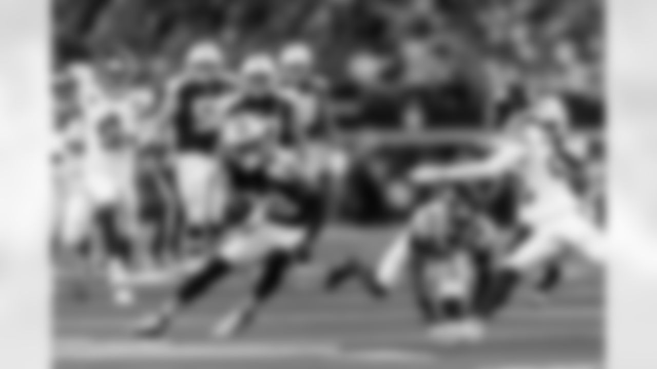 Mr. 6000
Wide receiver CeeDee Lamb reached 6,000 receiving yards milestone during the Week 13 matchup against the Giants. He is the fastest Cowboys player in history to reach 6,000 receiving yards, achieving the feat in only 78 career games.