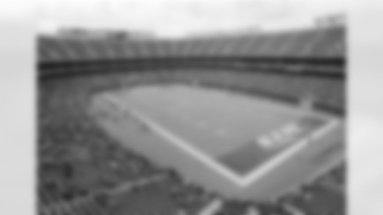 12) What Cowboys franchise record was set on Oct. 4, 1987, against the Jets?
Only 12,370 people attended this Cowboys game at the Jets, setting the lowest attendance mark for an away game in franchise history. There was one caveat, though. The NFL was in the midst of a strike, which resulted in replacement players taking the field. Thus the lack of interest. Concidentally, the largest regular-season attendance mark for a Cowboys game in Texas Stadium history came on Dec. 4, 1971, also against the Jets, when 66,689 fans attended.