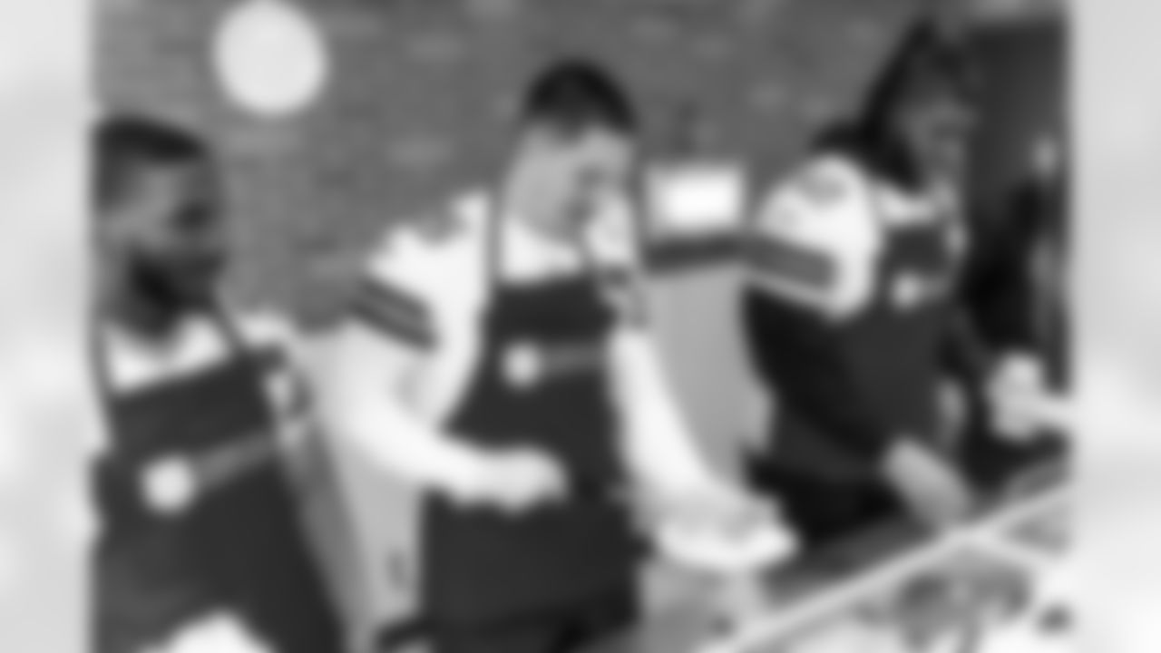 20251112_Early_Thanksgiving_FtWorth-30