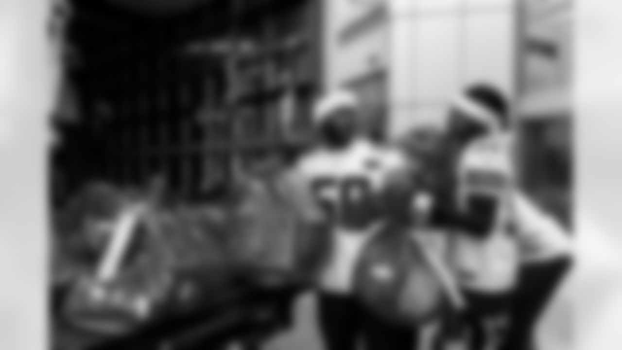 20251201_Rookie_Club_Angel Tree-31