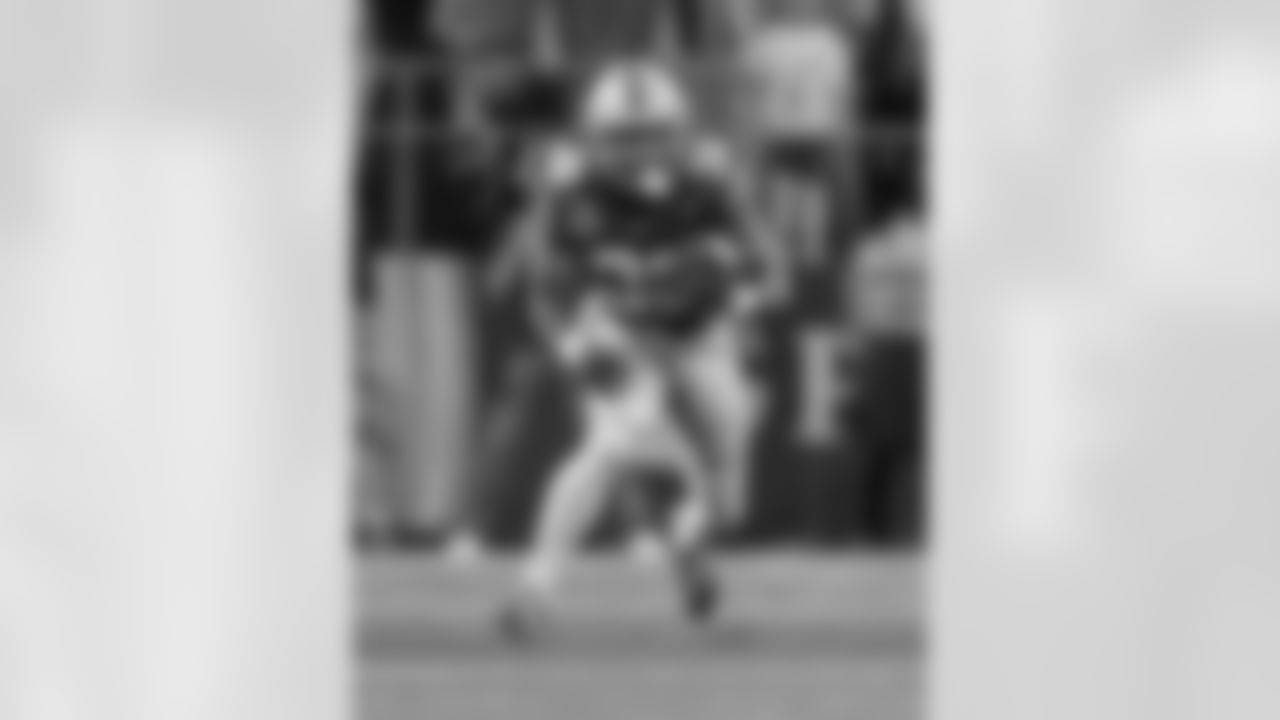 TreVeyon Henderson (RB – Ohio State)
DRAFT GUIDE OVERVIEW: Like a modern-day power hitter in baseball, Henderson will hit the home run but then strike out. His big-play threat was apparent from the moment he stepped on campus in 2021, rushing for 1,248 yards and 15 touchdowns as a five-star freshman. However, after missing time in both 2022 and 2023, his 2024 season saw a shared backfield with Quinshon Judkins. Despite not having a 100-yard game this season, Henderson still finished with 1,016 rushing yards and 10 touchdowns on the ground.