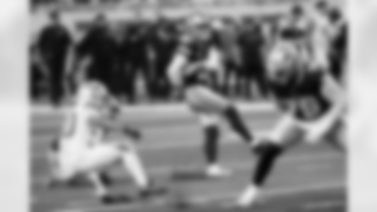 Another Big Day for Aubrey

On a day that was filled with plenty of special teams woes, Brandon Aubrey was a bright spot for Dallas, making all five of his field goal attempts, including another from 60+ with a 63-yarder in the third quarter. 

Additionally, Aubrey had makes from 29, 42, 55 and 57, accounting for half of Dallas' total points in the 44-30 loss to the Lions on Thursday night. 

Aubrey's 63-yarder was his third 60+ yard field goal of the season, which is the most in a single season by any kicker in NFL history.