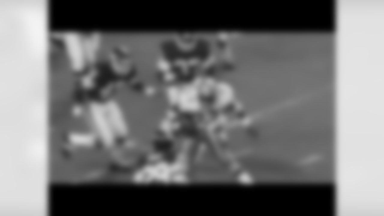 1) When Tony Dorsett earned his record-setting 99-yard touchdown run at Minnesota on Jan. 3, 1983, there were only 10 Cowboys on the field. Which Dallas player was also supposed to be in the game?
Because of the loud crowd inside the Metrodome, fullback Ron Springs misheard the play call and so left the field. And according to Cowboys running backs coach Al Lavan, with Dallas at its own 1-yard line, Springs was actually supposed to get the ball on that play in an effort to give the offense a little more room. Instead, with Springs standing on the sideline, Dorsett took the handoff, split the line of scrimmage and promptly sprinted down the right sideline into history.