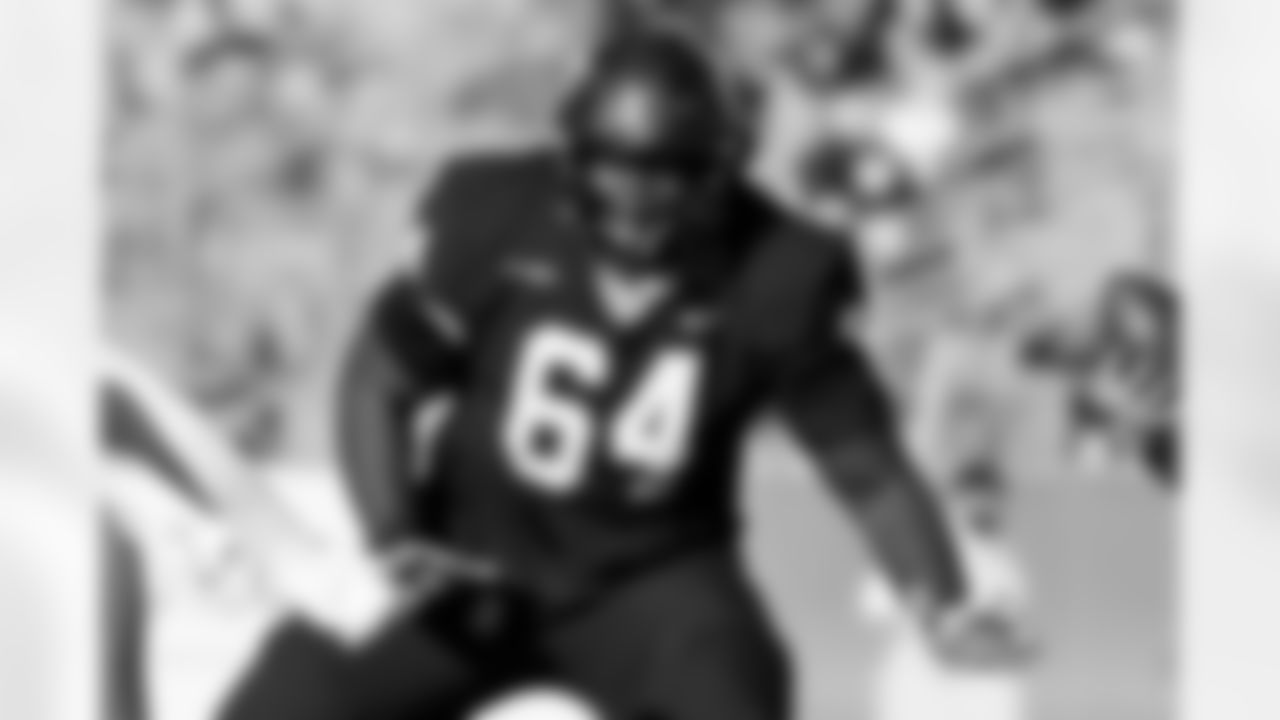 In two seasons at Middle Tennessee State, Jones started 18 games at right tackle for the Blue Raiders where he was an Honorable Mention All-Conference USA player in 2020. It was the first move in positions for Jones at the college level, after he had previously played left guard at Highland CC.