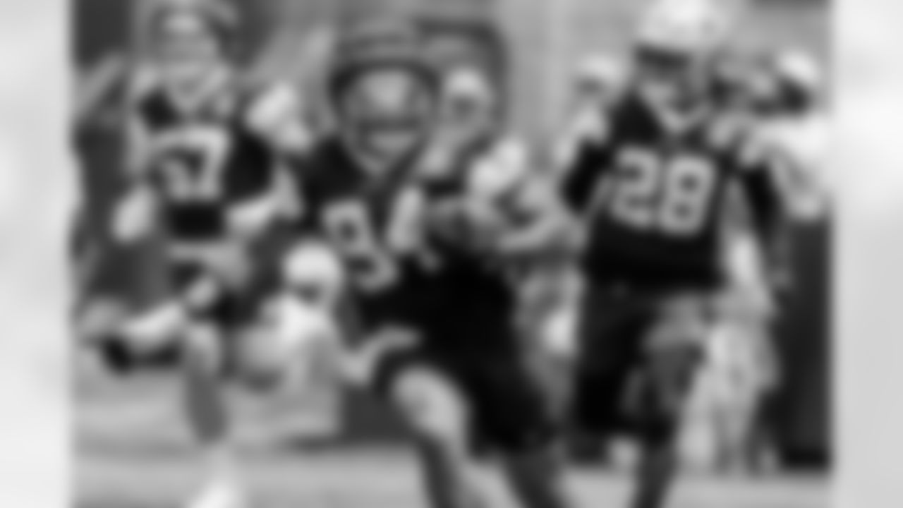15. Marshawn Kneeland
In his second training camp with the Cowboys, Kneeland looked much more comfortable out in Oxnard. He set the tone early in camp with a great interception off Dak Prescott, dropping back into coverage at the last second for a pick.
Kneeland more importantly, sets the anchor for the defensive edge and is going to be asked upon to help the run defense for Matt Eberflus' scheme.