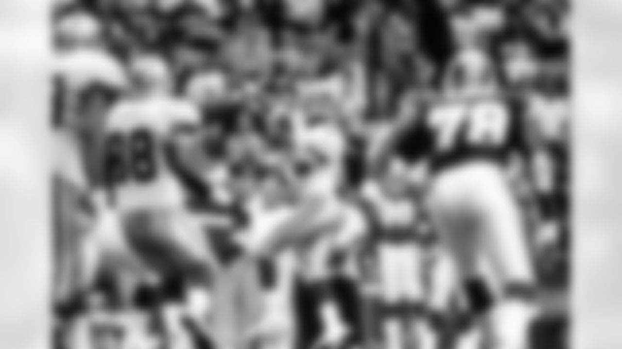 True or false. Despite putting 32 points on the board in their victory over Washington on Dec. 10, 2000, the Cowboys threw the ball only eight times, the fewest for a game in team history.
True. Troy Aikman got the start, but after completing 2 of 3 passes for 16 yards, he was forced to leave the game due to yet another concussion. While Anthony Wright took over behind center, running back Emmitt Smith would take over the game, rushing for 150 yards and a touchdown in the 32-13 win. With that kind of production, Wright tried only five passes, completing three for 73 yards. Unfortunately, it would be the last game Aikman would ever play as he made the decision to retire following the season.