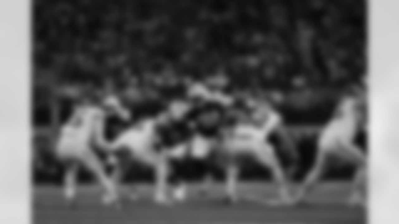 Defense Timely Again

It was far from a perfect day for the Cowboys on defense, allowing 362 total yards of offense, but their difference making ability the last three weeks has been the timeliness of some of their stops. 

In the last two weeks, Dallas' defense has held opponents scoreless in four of the eight quarters played. On four drives in the second and third quarter against Kansas City, Dallas forced four punts, allowing their offense to score 13 points to build a lead. 

Thier trade deadline acquisition of defensive tackle Quinnen Williams continues to be a big one. Williams finished the game with the lead in quarterback pressures (6), and tied for the lead in run tackles (4) and run stuffs (2).