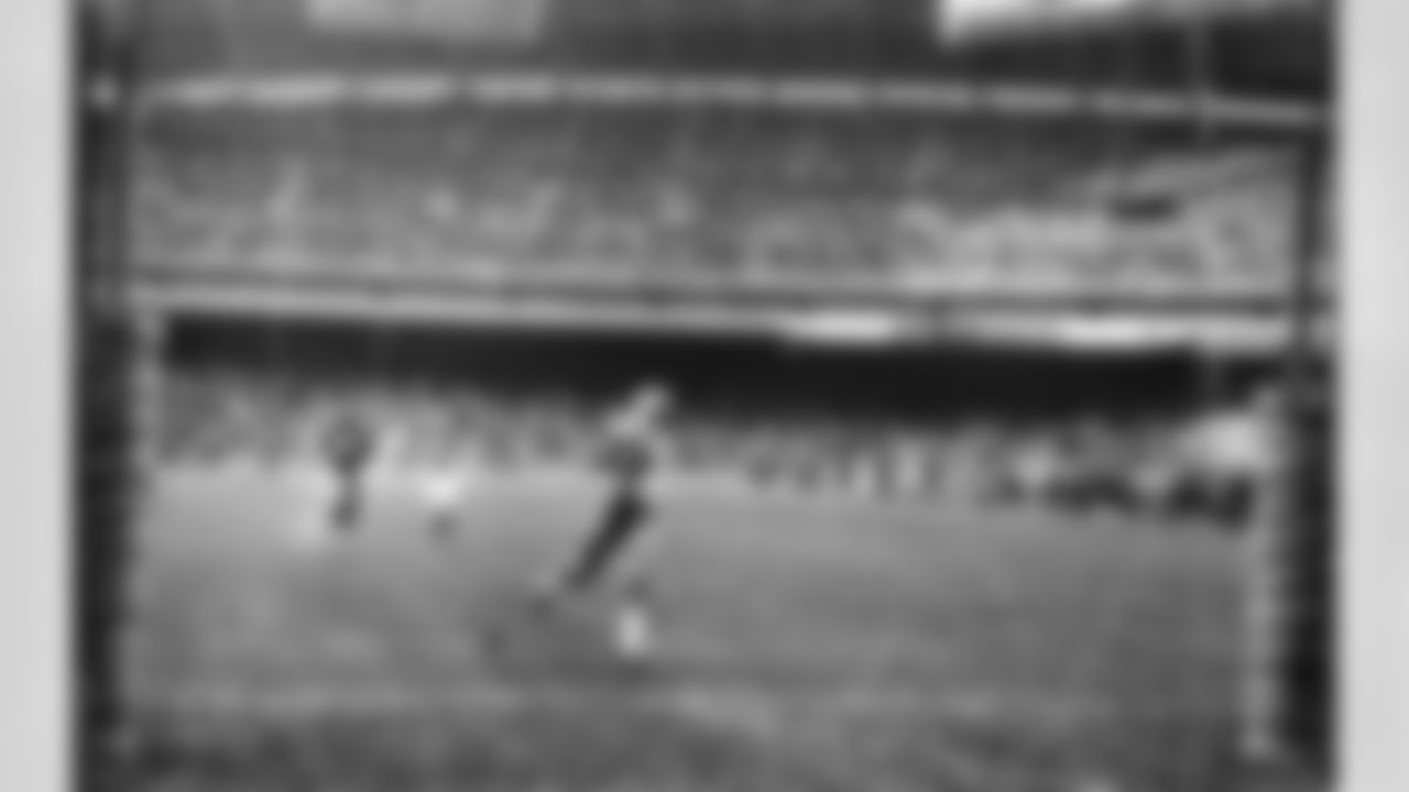 10) What player holds the Cowboys record for the longest pass reception in team history, a 95-yard touchdown on Nov. 13, 1966, at Washington.

Washington simply had no answer for the speed of Bob Hayes, who had won gold medals in the 100m dash and 4x100m relay at the Tokyo Summer Olympics in 1964. Not only did he break free for a 95-yard touchdown reception in the Cowboys' 31-30 victory, he also had a 52-yard scoring catch. His 246 receiving yards in the game set a team record that stood for 43 years until Miles Austin totaled 250 yards in an overtime win at Kansas City on Nov. 11, 2009.