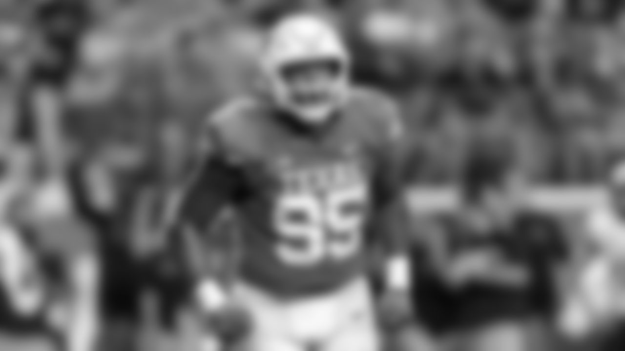 Alfred Collins (IDL – Texas)
DRAFT GUIDE OVERVIEW: A model of consistency for the Texas defense over five seasons in Austin, Collins hopes to bring that same durability to the NFL. The Bastrop, Texas, product played in 63 games, including the final 40 consecutive of his college career. Collins earned All-Big 12 honors in 2023 and an invite to the Senior Bowl but decided to return to Texas for one more run at a national championship. He did his best, combining for 10 tackles and three pressures during their College Football Playoff run.