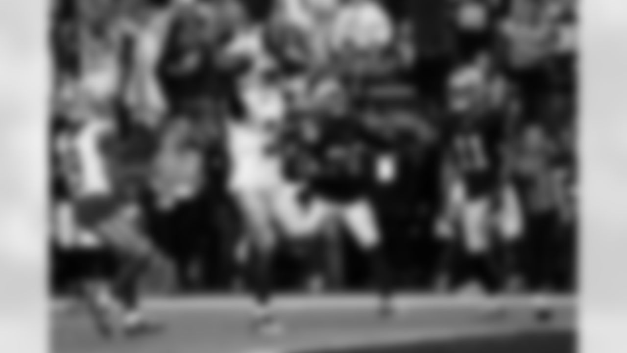 16 November 2025:   Views 
of the Dallas Cowboys during the first half of their NFL regular season game against the Las Vegas Raiders at Allegiant Stadium in Las Vegas, Nevada.  Photo by James D. Smith/Dallas Cowboys