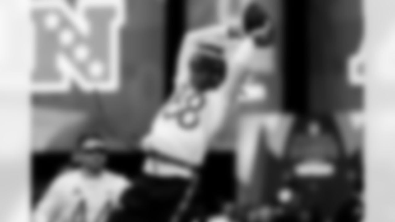 Dallas Cowboys wide receiver CeeDee Lamb (88) catches a pass during the 2026 Pro Bowl Game on Tuesday, February 3, 2026 in San Francisco, California. (Alika Jenner/NFL)