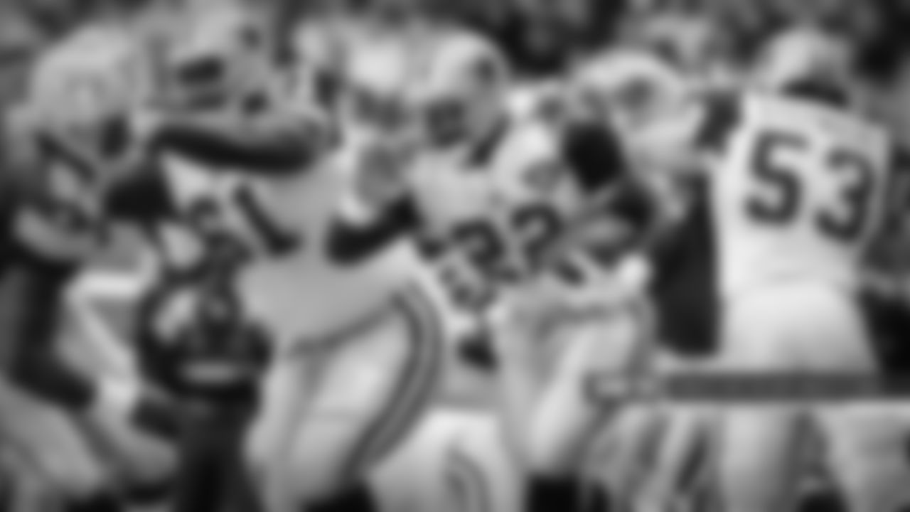 Emmitt Smith (1995), 3rd - After seeing his streak of three-straight rushing titles end in 1994, Smith came back strong right off the bat in 1995, scoring on a 60-yard touchdown in the opening drive of the Week 1 game against the Giants. Smith rushed for four touchdowns that night, a sign of what was to come as he set an NFL record with 25 rushing TDs to lead the league, along with his 1,773 rushing yards, claiming his fourth and final rushing title.