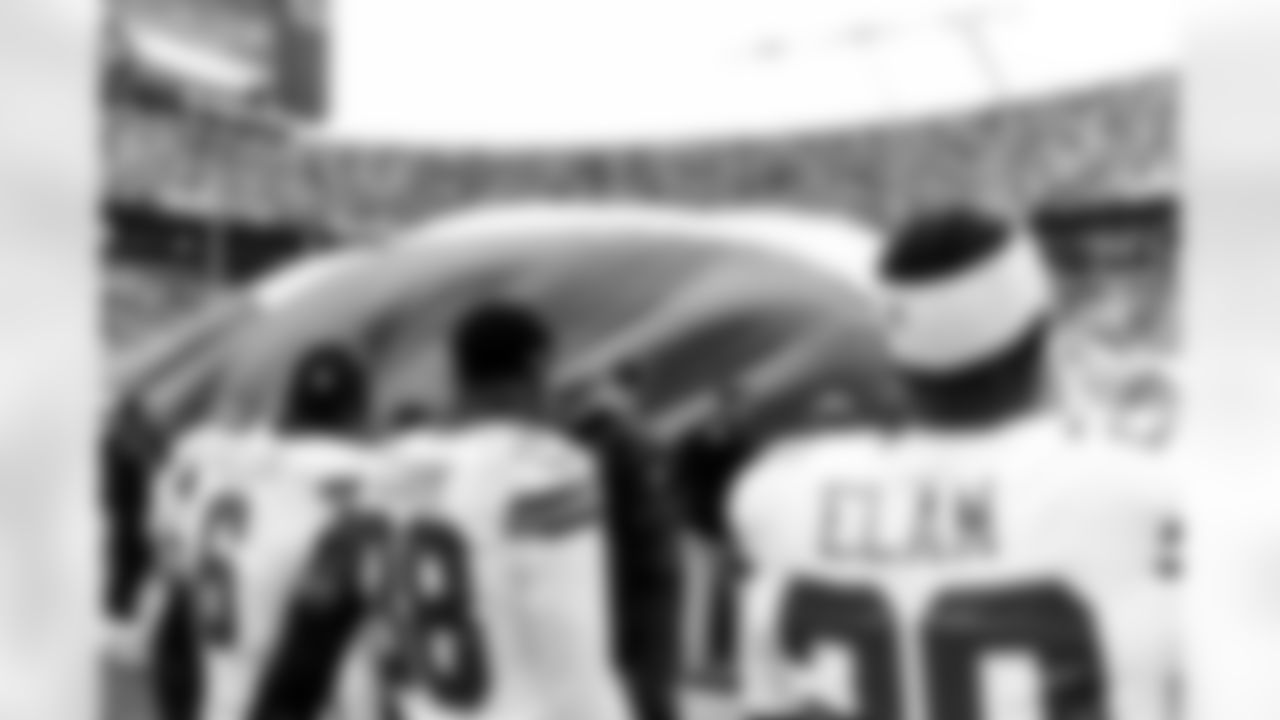 20251012_DAL_@_CAR-240