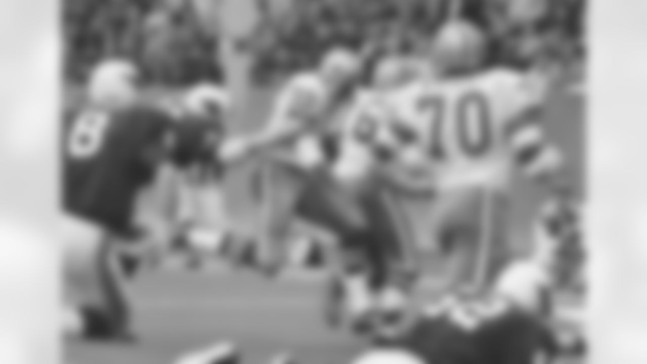 7) This running back scored four touchdowns against the Cardinals on Dec. 18, 1971, tying Cowboys records for touchdowns and points in a game.
This was the final regular-season game of a campaign that would see the Cowboys eventually win the club's first Lombardi Trophy and the Cardinals miss the playoffs. Meaning, Duane Thomas more or less could do what he wanted in this one, racking up 144 yards from scrimmage with three rushing scores and a receiving touchdown in a 31-12 victory. Thomas is one of seven players in franchise history to have scored four touchdowns and 24 points in a single game.