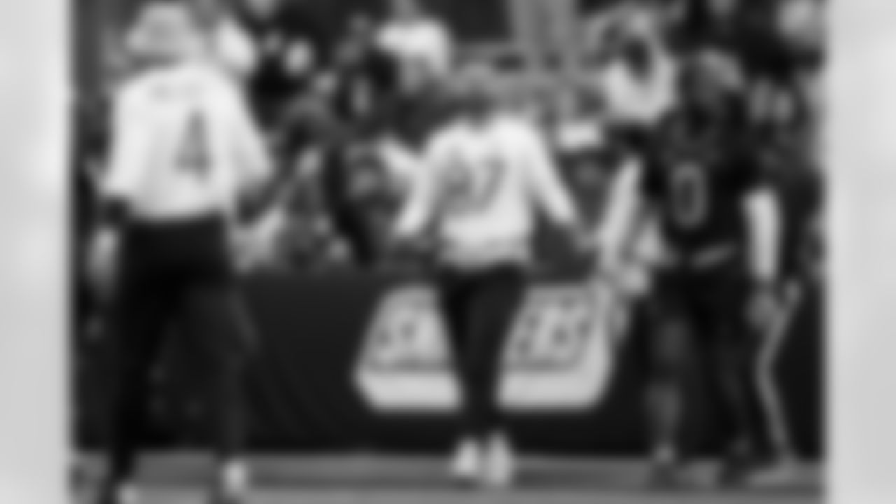 Dallas Cowboys tight end Jake Ferguson (87) stands on the field during the 2026 Pro Bowl Game on Tuesday, February 3, 2026 in San Francisco, California. (Kara Durrette/NFL)