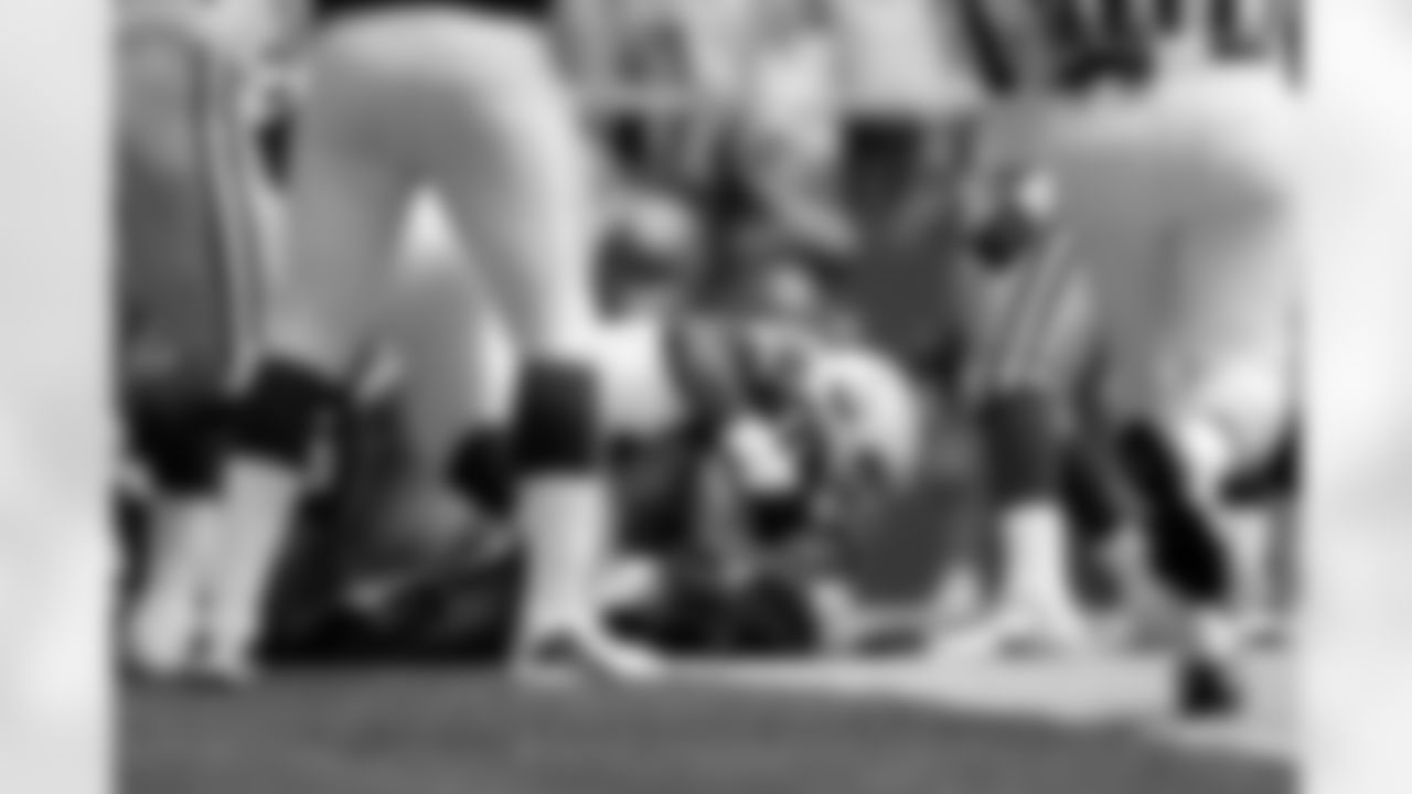 DT Daleroy Stewart of the Dallas Cowboys sacks QB Jeff Blake 
3) In that same game, the Cowboys tied what franchise record?
In the third quarter of Dallas' win over the Cardinals, defensive tackle La'Roi Glover and defensive end Kenyon Coleman both sacked Arizona quarterback Jeff Blake in the end zone for a safety. That marked only the second time in club history the team has recorded two safeties in the same game (also Nov. 19, 1972 vs. Philadelphia).