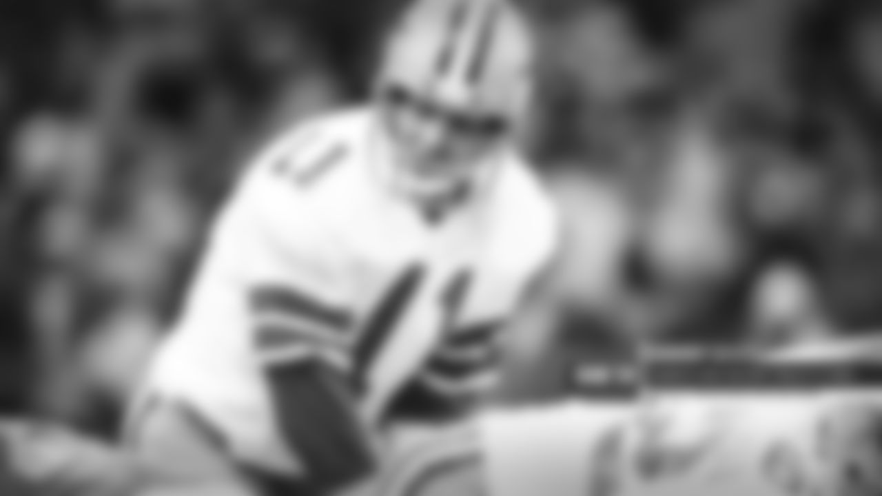 Danny White (1982), 5th – In a strike-shortened season, White was still able to put up big numbers in only nine games. White completed 63.2 percent of his passes, a career-best as a full-time starter. He also threw passed for over 2,000 yards in leading the Cowboys to a 6-3 record. They would eventually lose in the NFC Championship Game, the second of three-straight losses on the doorstep of the Super Bowl.