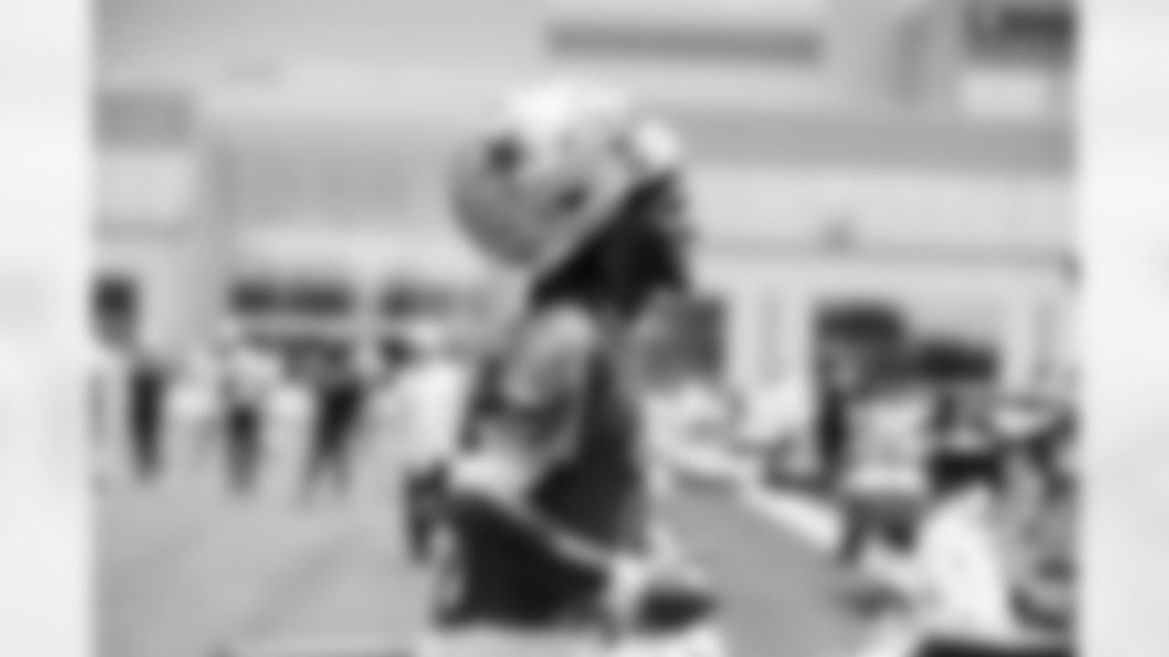 Joe Milton showcases accuracy
One of the elements that Cowboys fans and coaches alike wanted to see, was more accuracy from Joe Milton. Outside of the interception he threw to Damone Clark, he completed 7 of his 8 passes during the team period. Those completions included a couple long throws outside the numbers and perfect deep ball to Jalen Brooks down the sideline. - Kyle Youmans