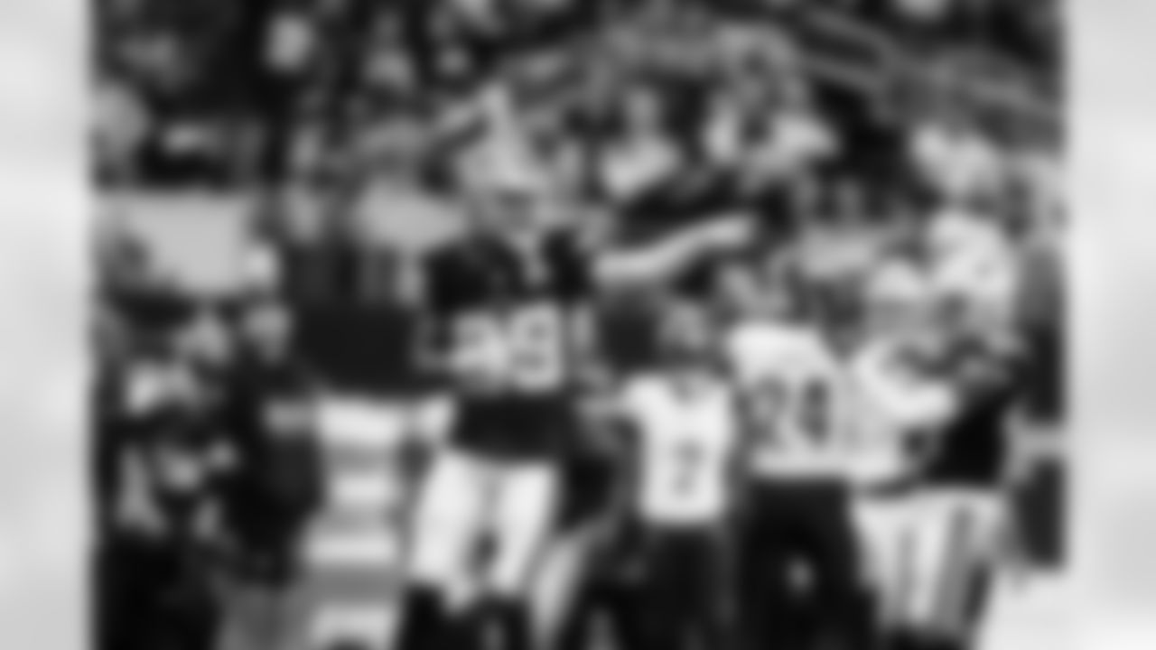 #29 | CB | CJ Goodwin
Goodwin re-signs with DAL (3/4)