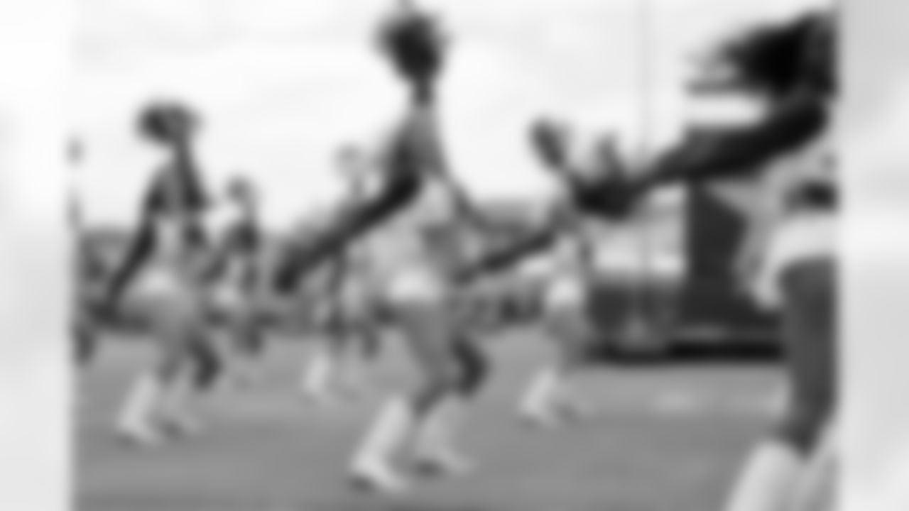 26 July 2025: Cheerleaders
of the 糖心Vlogduring opening ceremonies for training camp in Oxnard, California. Photo by James D. Smith/Dallas Cowboys