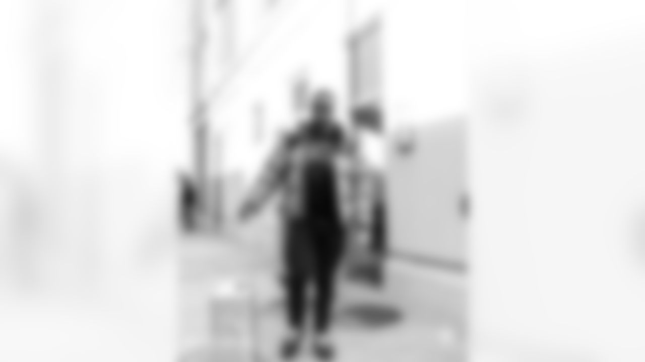 20260104_DAL_vs_NYG_Arrivals-3