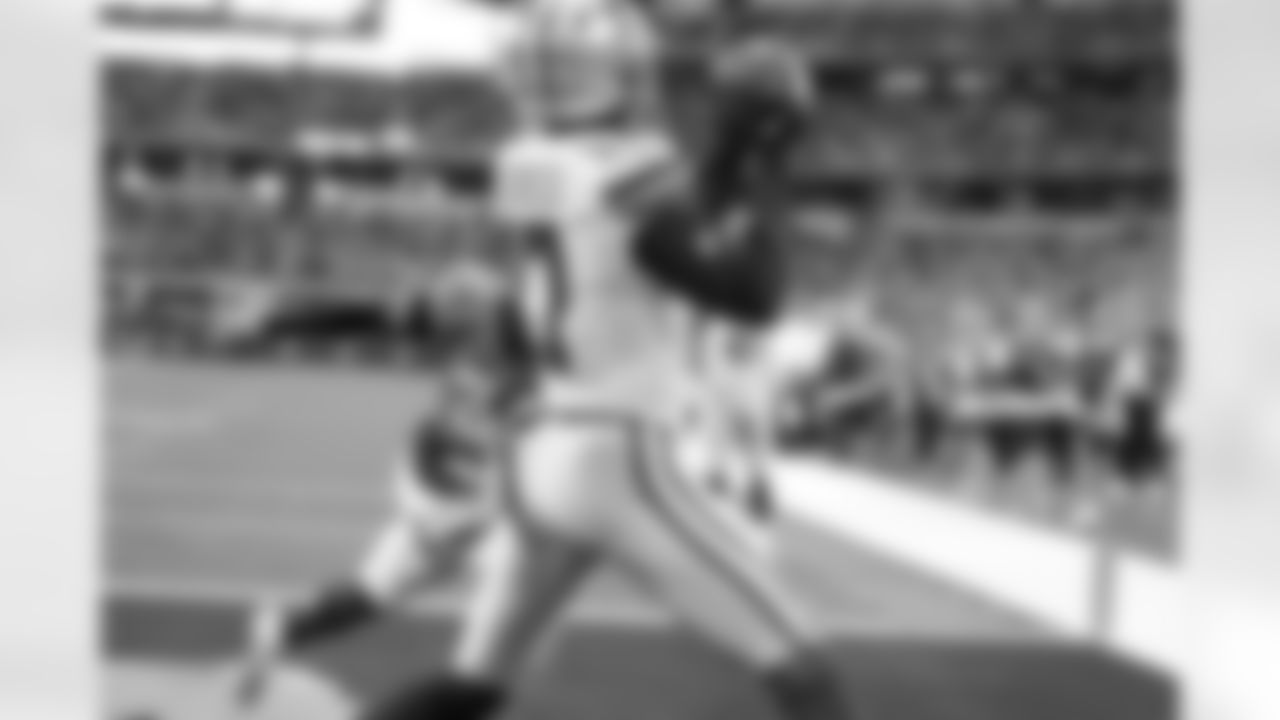 18) What Cowboys wide receiver caught the only two touchdowns for Dallas in a 30-16 loss to the Broncos in 2021?
Malik Turner caught a pair of fourth-quarter touchdowns for the Cowboys in a 30-16 loss in 2021. That season, Turner had 12 catches for 149 yards and three TDs.