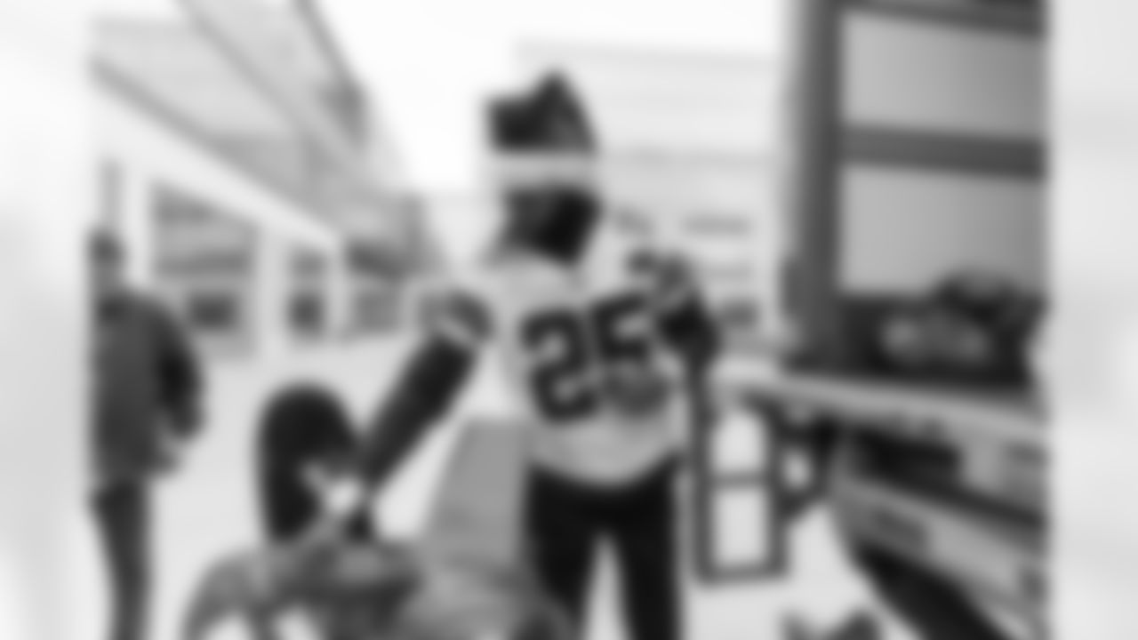 20251201_Rookie_Club_Angel Tree-47