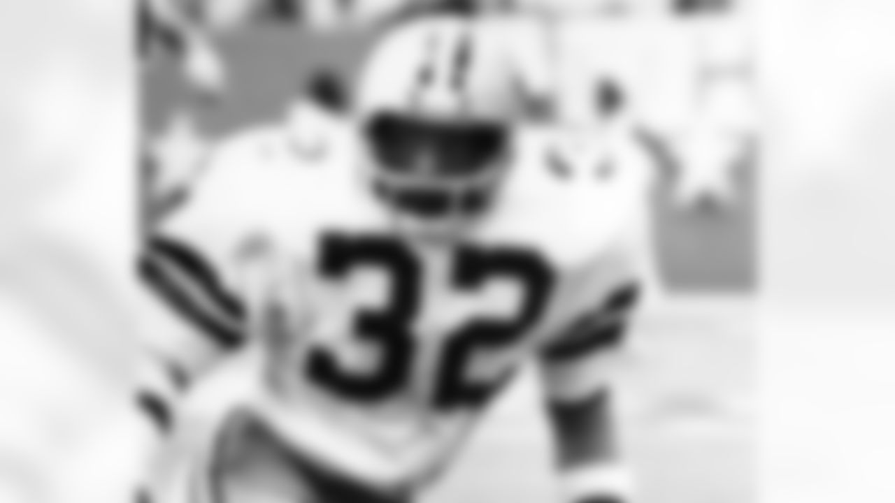 *9) In a 21-10 win versus Philadelphia on Dec. 13, 1981, which Cowboys cornerback tied a team record with three interceptions in the game. *
The Eagles jumped out to a 10-0 advantage, but the lead wouldn't hold up as the Dallas defense went on to force five turnovers. Cornerback Dennis Thurman provided three of those takeaways as he set a career high in interceptions, becoming the third of four players in franchise history to total that many in a single game.