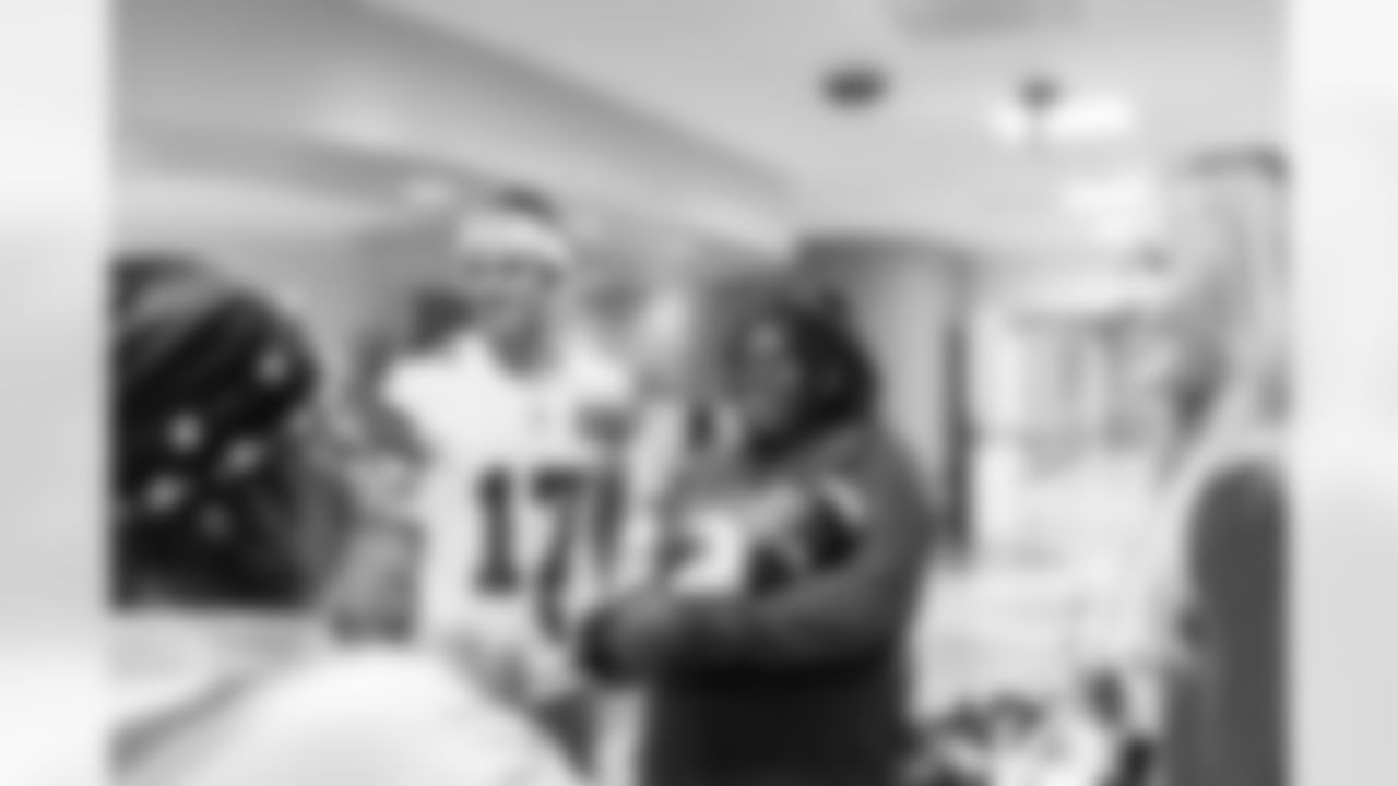 20251208_Hospital_Visits_Scottish_Rite-65