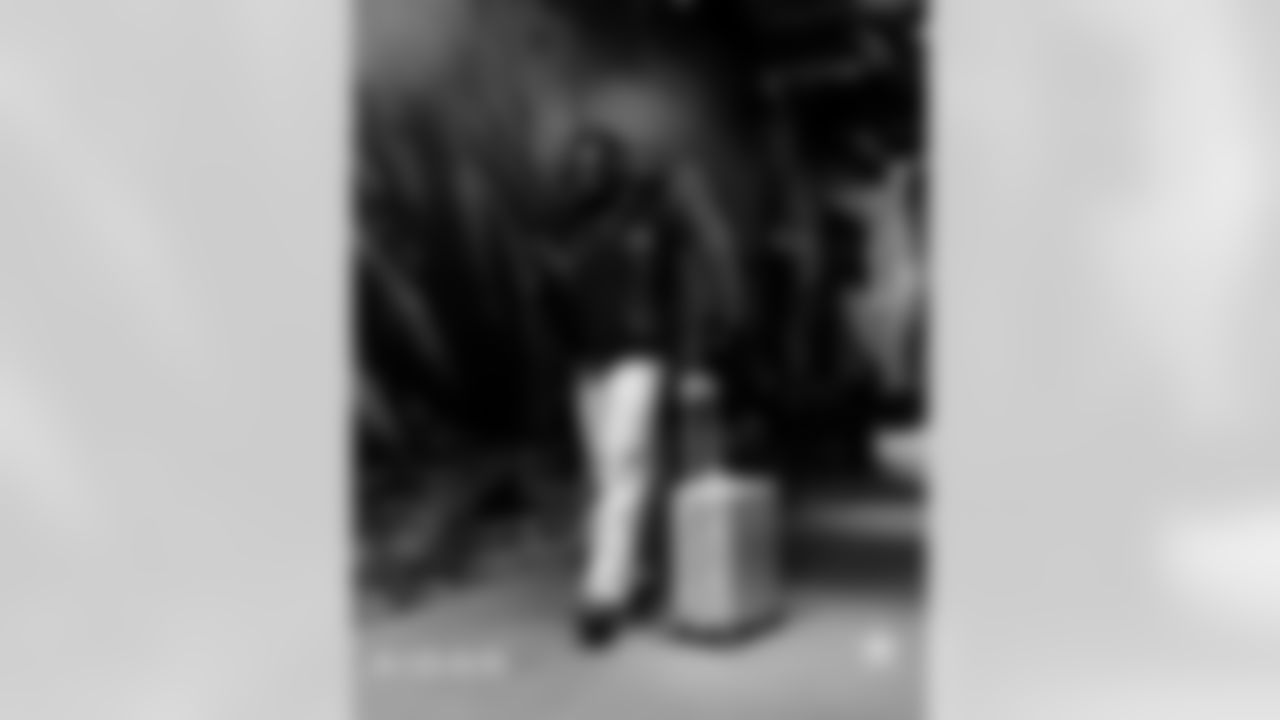 20251012_DAL_@_CAR-21