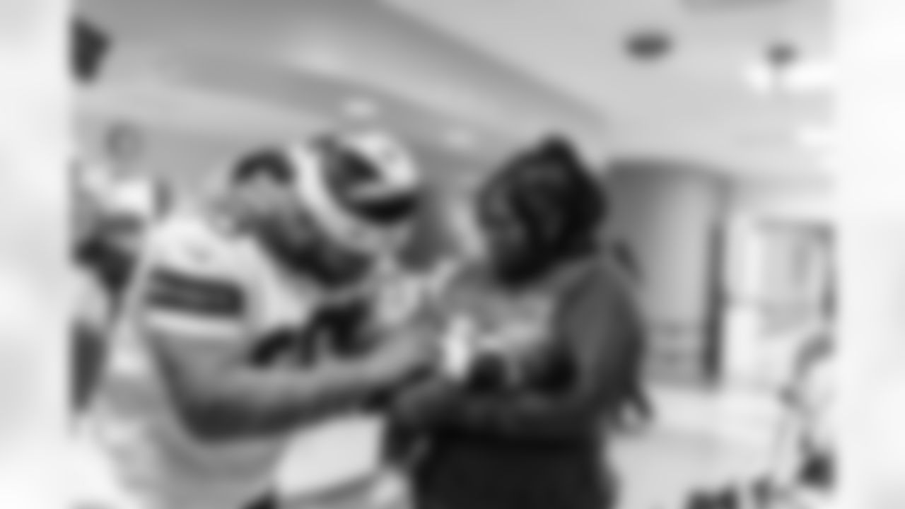 20251208_Hospital_Visits_Scottish_Rite-66