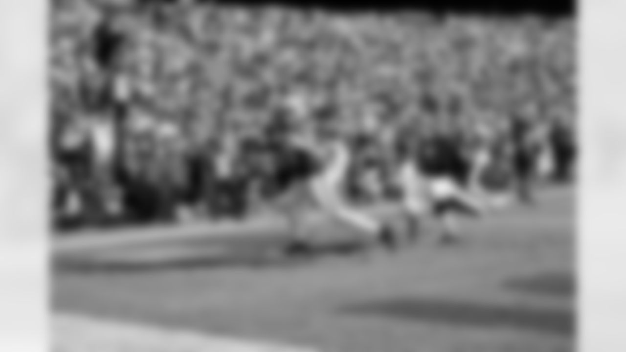 24 December 2025:   Views 
of the Dallas Cowboys during the first half of their NFL regular season game against the Washington Commanders at Northwest Stadium in Landover, Maryland.  Photo by James D. Smith/Dallas Cowboys