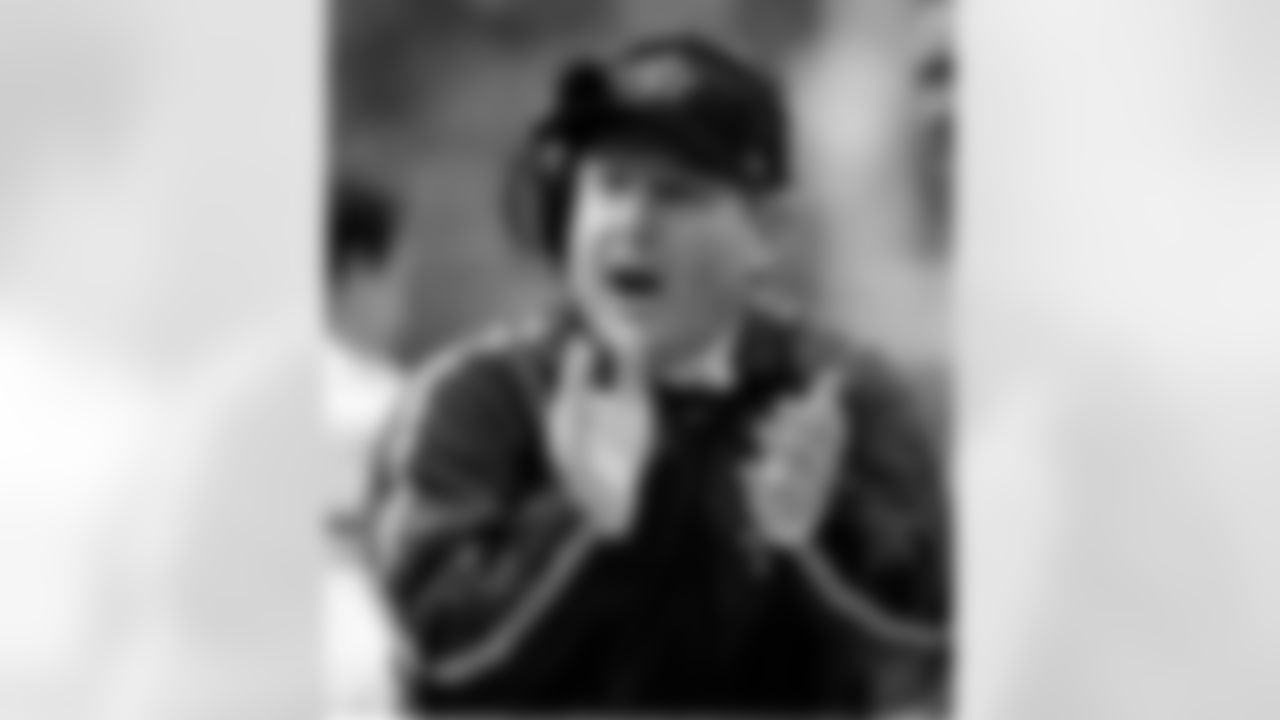 20) Who is the only head coach in Cowboys history to coach their last game with the team against the Vikings?
Chan Gailey coached just two seasons in Dallas and was fired after the 1999 season. The Cowboys went 8-8 but made it into the playoffs as a Wild Card. Dallas lost to Minnesota, which turned out to be Gailey's last game. He's the only full-time head coach to have less than three seasons in Cowboys history.