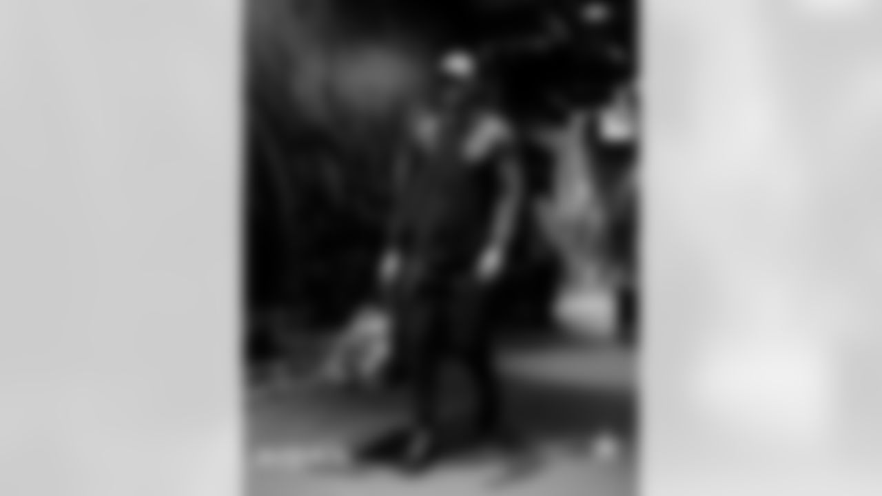 20251012_DAL_@_CAR-17