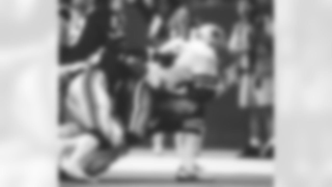 *15) Which Cowboys wide receiver set a career high with 210 receiving yards in a Sept 20, 1992, victory over the Cardinals? *
Michael Irvin has admitted he was having a tough time getting up for this matchup against the struggling Cardinals. That is until a Phoenix defensive back decided to talk trash at midfield during pregame warmups. Big mistake. Given the spark he needed, Irvin erupted for a career-high 210 receiving yards – still the 11-highest total in team history – to lead Dallas to a 31-20 victory. The future Hall of Famer also had three touchdown catches, equaling his personal best.