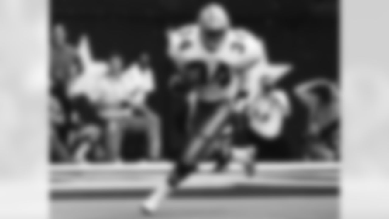 *3) Who is only player in Cowboys history to top 290 yards from scrimmage in a single game, accomplishing the feat on Dec. 14, 1986, versus the Eagles. *
In his rookie season with the Cowboys, Herschel Walker earned 122 yards rushing and another 170 receiving for a total of 292 yards from scrimmage. Not only is that still a team record, he remains one of just 18 players in NFL history to surpass 290 yards from scrimmage in a game. But even though Walker also had both rushing and receiving touchdowns that went for 84 yards each, his historic performance wasn't enough as Dallas lost, 23-21.